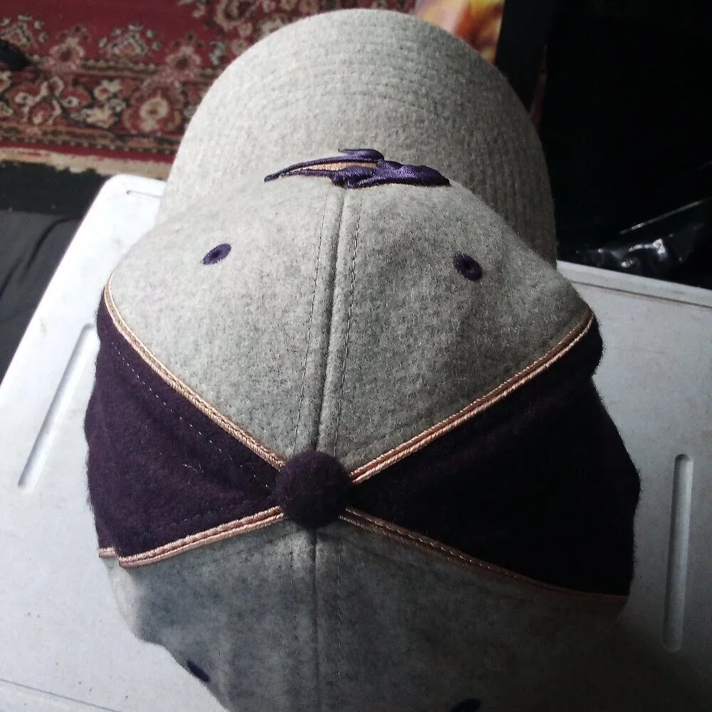 Vintage Colosseum Washington Huskies Wool Fitted Hat Cap 7 1/2